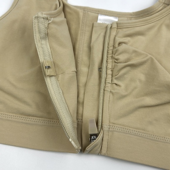 Sports Bra. Zip Front. White. Worn once. 
LG Tan-Beige. Measurements in photos. - Picture 3 of 6